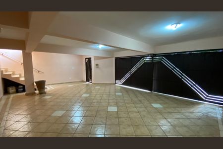 Casa à venda com 317m², 5 quartos e 2 vagas Casa à venda com 317m², 5 quartos e 2 vagasGaragem