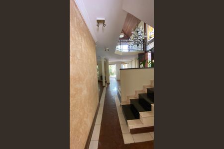 Casa à venda com 317m², 5 quartos e 2 vagas Casa à venda com 317m², 5 quartos e 2 vagasCasa 1 - Corredor