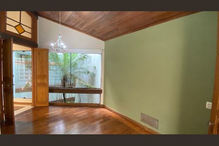 Casa à venda com 317m², 5 quartos e 2 vagas Casa à venda com 317m², 5 quartos e 2 vagasCasa 1 - Quarto