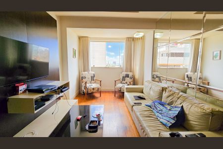 Apartamento à venda com 100m², 3 quartos e 2 vagasSala