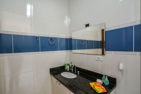 Casa à venda com 255m², 3 quartos e 4 vagasBanheiro Social