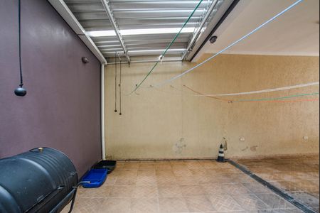 Casa à venda com 255m², 3 quartos e 4 vagasQuintal