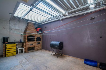 Casa à venda com 255m², 3 quartos e 4 vagasQuintal