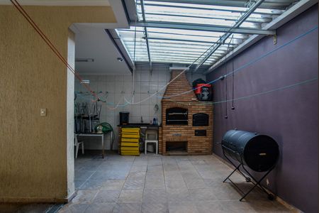 Casa à venda com 255m², 3 quartos e 4 vagasQuintal