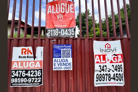 Casa à venda com 200m², 4 quartos e 4 vagasFachada