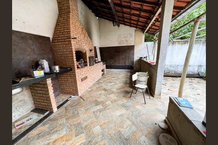 Casa à venda com 200m², 4 quartos e 4 vagasChurrasqueira