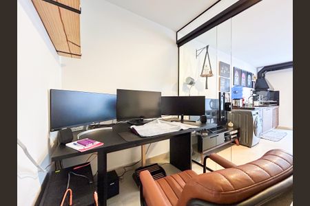 Casa à venda com 125m², 2 quartos e 2 vagas Casa à venda com 125m², 2 quartos e 2 vagasEscritório