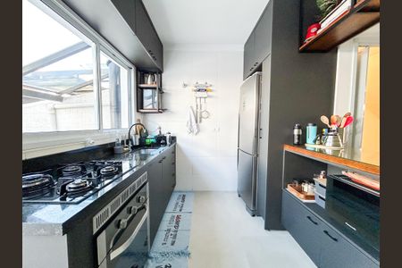 Casa à venda com 125m², 2 quartos e 2 vagas Casa à venda com 125m², 2 quartos e 2 vagasCozinha