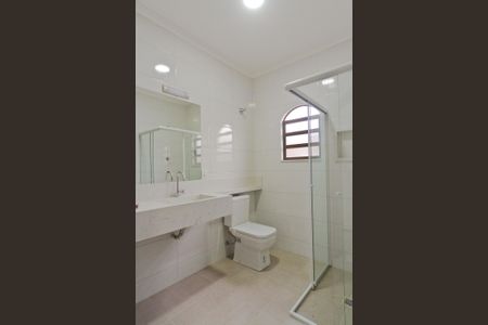 Casa à venda com 240m², 3 quartos e 6 vagas Casa à venda com 240m², 3 quartos e 6 vagasBanheiro