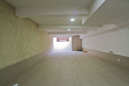 Casa à venda com 240m², 3 quartos e 6 vagas Casa à venda com 240m², 3 quartos e 6 vagasÁrea externa