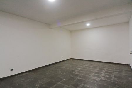 Casa à venda com 240m², 3 quartos e 6 vagas Casa à venda com 240m², 3 quartos e 6 vagasÁrea comum