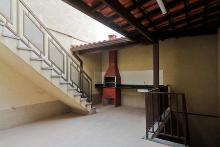 Casa à venda com 240m², 3 quartos e 6 vagas Casa à venda com 240m², 3 quartos e 6 vagasÁrea externa