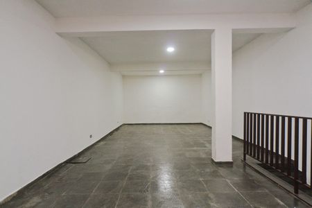 Casa à venda com 240m², 3 quartos e 6 vagas Casa à venda com 240m², 3 quartos e 6 vagasÁrea comum