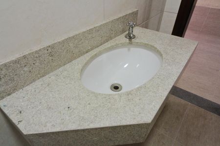 Casa à venda com 240m², 3 quartos e 6 vagas Casa à venda com 240m², 3 quartos e 6 vagasÁrea de Serviço