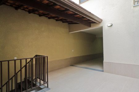 Casa à venda com 240m², 3 quartos e 6 vagas Casa à venda com 240m², 3 quartos e 6 vagasÁrea externa