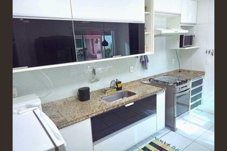 Casa de condomínio à venda com 157m², 4 quartos e 2 vagas