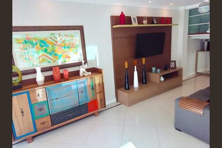 Casa de condomínio à venda com 157m², 4 quartos e 2 vagas