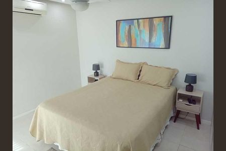 Casa de condomínio à venda com 157m², 4 quartos e 2 vagas
