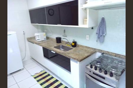 Casa de condomínio à venda com 157m², 4 quartos e 2 vagas