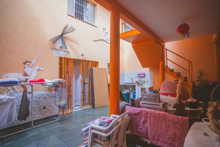 Casa à venda com 300m², 3 quartos e 3 vagas Casa à venda com 300m², 3 quartos e 3 vagasQuintal