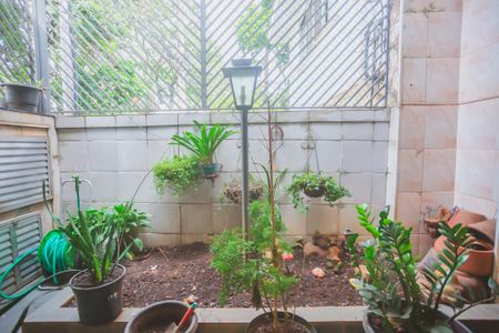 Casa à venda com 300m², 3 quartos e 3 vagas Casa à venda com 300m², 3 quartos e 3 vagasGaragem / Jardim