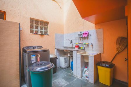 Casa à venda com 300m², 3 quartos e 3 vagas Casa à venda com 300m², 3 quartos e 3 vagasÁrea de Serviço