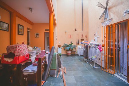 Casa à venda com 300m², 3 quartos e 3 vagas Casa à venda com 300m², 3 quartos e 3 vagasQuintal