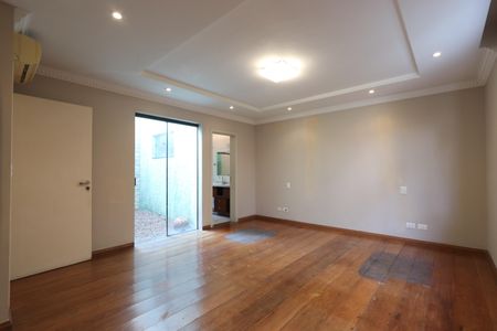 Casa à venda com 200m², 3 quartos e 3 vagasSuíte Master