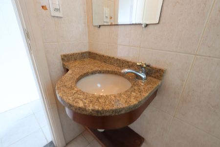 Casa à venda com 200m², 3 quartos e 3 vagasBanheiro de serviço