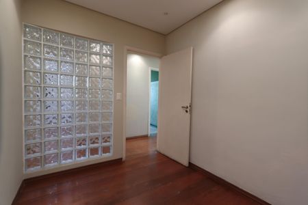 Casa à venda com 200m², 3 quartos e 3 vagasEscritório