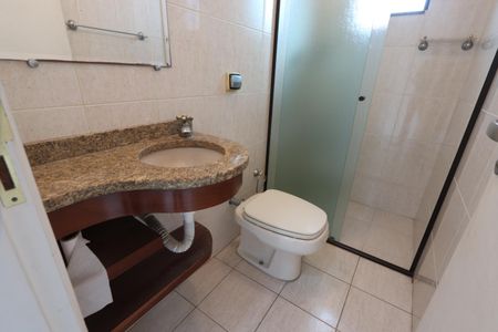 Casa à venda com 200m², 3 quartos e 3 vagasBanheiro de serviço