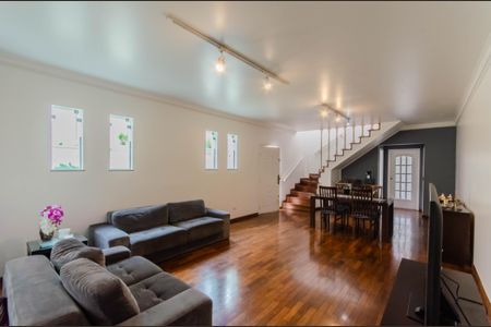 Casa à venda com 165m², 3 quartos e 2 vagas Casa à venda com 165m², 3 quartos e 2 vagasSala