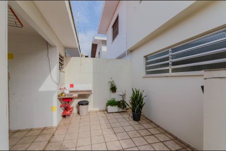 Casa à venda com 165m², 3 quartos e 2 vagas Casa à venda com 165m², 3 quartos e 2 vagasQuintal