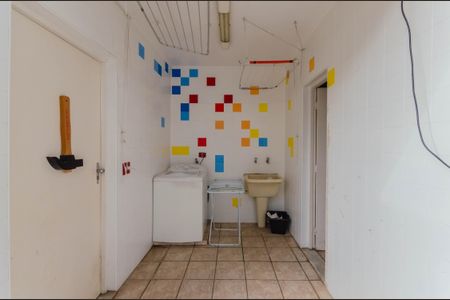 Casa à venda com 165m², 3 quartos e 2 vagas Casa à venda com 165m², 3 quartos e 2 vagasÁrea de Serviço