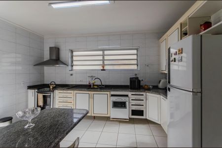 Casa à venda com 165m², 3 quartos e 2 vagas Casa à venda com 165m², 3 quartos e 2 vagasCozinha