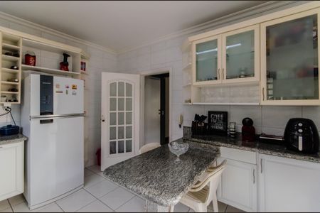 Casa à venda com 165m², 3 quartos e 2 vagas Casa à venda com 165m², 3 quartos e 2 vagasCozinha