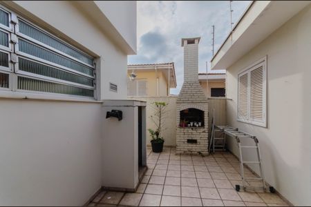 Casa à venda com 165m², 3 quartos e 2 vagas Casa à venda com 165m², 3 quartos e 2 vagasQuintal-Churrasqueira