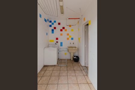 Casa à venda com 165m², 3 quartos e 2 vagas Casa à venda com 165m², 3 quartos e 2 vagasÁrea de Serviço