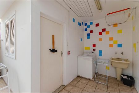 Casa à venda com 165m², 3 quartos e 2 vagas Casa à venda com 165m², 3 quartos e 2 vagasÁrea de Serviço