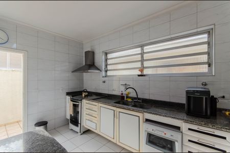 Casa à venda com 165m², 3 quartos e 2 vagas Casa à venda com 165m², 3 quartos e 2 vagasCozinha