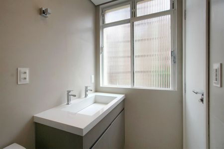 Apartamento à venda com 118m², 4 quartos e 2 vagasBanheiro da Suíte