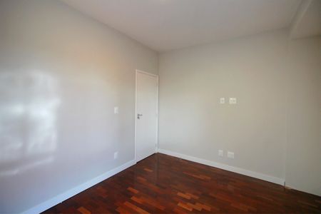 Apartamento à venda com 118m², 4 quartos e 2 vagasQuarto 2