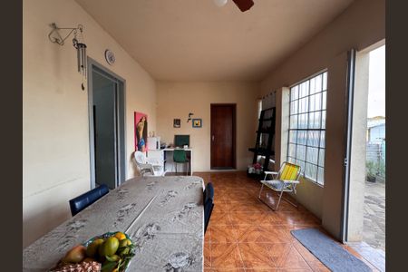 Casa à venda com 158m², 3 quartos e 1 vaga Casa à venda com 158m², 3 quartos e 1 vagaÁrea de Serviço