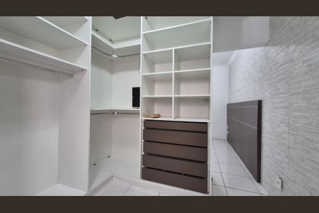 Apartamento à venda com 80m², 2 quartos e 1 vaga Apartamento à venda com 80m², 2 quartos e 1 vagaCloset/Suíte