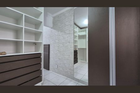 Apartamento à venda com 80m², 2 quartos e 1 vaga Apartamento à venda com 80m², 2 quartos e 1 vagaCloset/Suíte