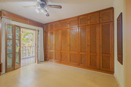 Casa à venda com 457m², 4 quartos e 4 vagasSuíte 2