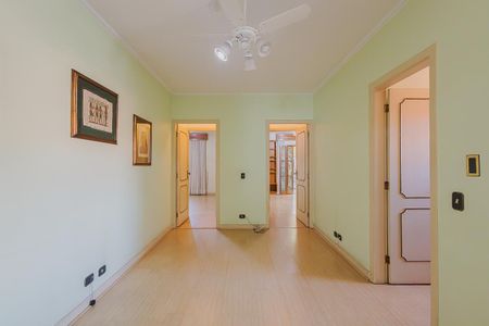 Casa à venda com 457m², 4 quartos e 4 vagasCorredor