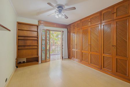 Casa à venda com 457m², 4 quartos e 4 vagasSuíte 2