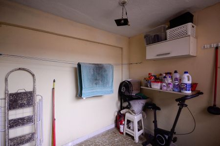 Casa à venda com 317m², 5 quartos e 2 vagas Casa à venda com 317m², 5 quartos e 2 vagasCasa 1 - Área de Serviço