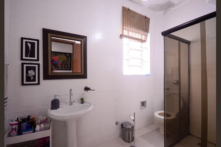 Casa à venda com 317m², 5 quartos e 2 vagas Casa à venda com 317m², 5 quartos e 2 vagasCasa 1 - Banheiro